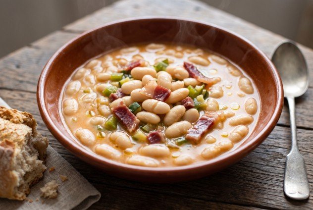Pochas med jamón ibérico